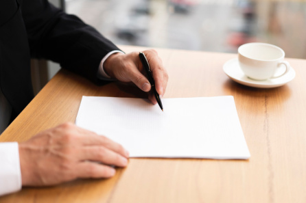 Прописывать в договорах использование УПД необязательно