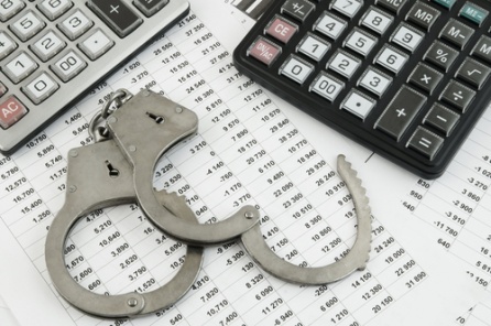 Аудиторы «сдадут» клиентов налоговой полиции