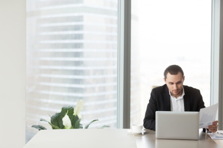 Когда директор не может выйти в другую фирму как на основное место?