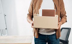 Когда нужно уволить сотрудника по дате, указанной в заявлении?