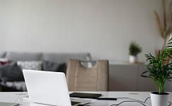 Предложено разрешить родителям работать удаленно в период каникул