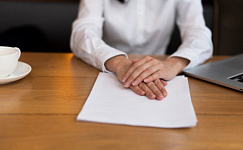 Кто может потребовать переквалификации ГПХ-договора в трудовой?