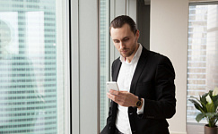 Как рассчитать взносы для директора, работавшего не полный месяц?